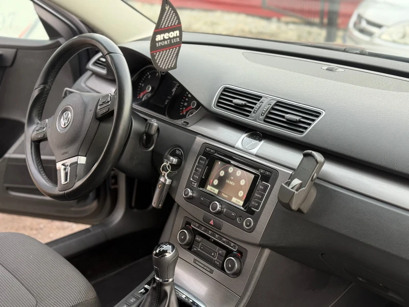 VW Passat 2.0TDI LED, снимка 9 - Автомобили и джипове - 48593322