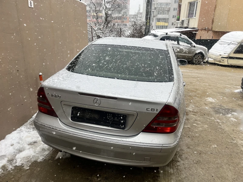 Mercedes-Benz C 220 CDI, снимка 9 - Автомобили и джипове - 48752023