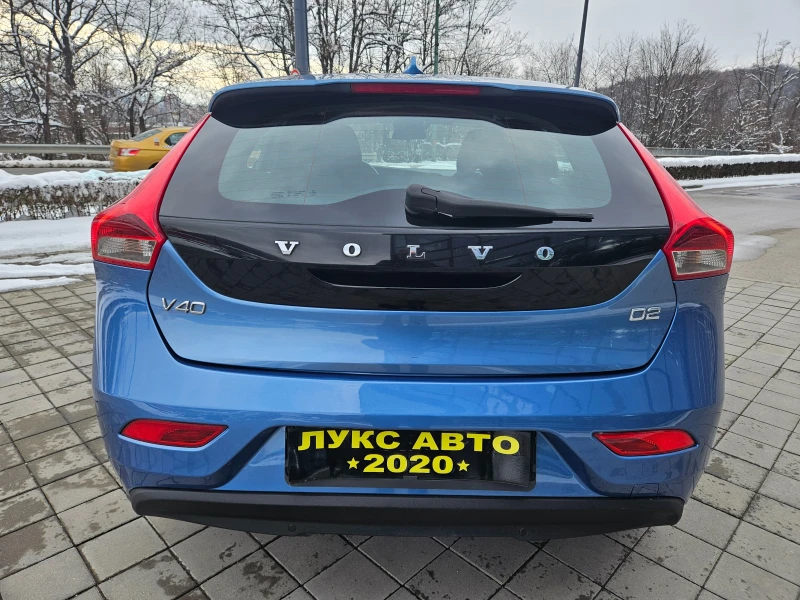 Volvo V40 1.6 ПЕРФЕКТЕН , снимка 5 - Автомобили и джипове - 49212644