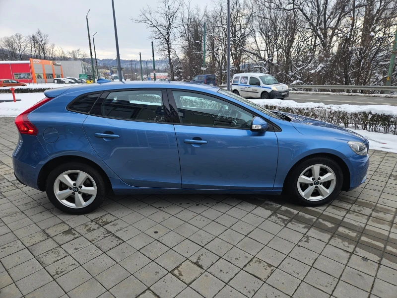 Volvo V40 1.6 ПЕРФЕКТЕН , снимка 3 - Автомобили и джипове - 49212644