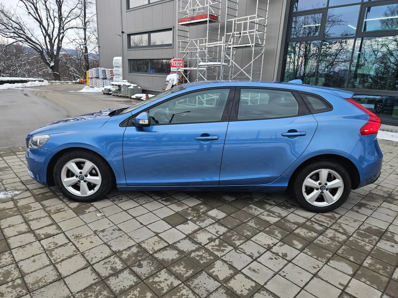 Volvo V40 1.6 ПЕРФЕКТЕН , снимка 7 - Автомобили и джипове - 49212644