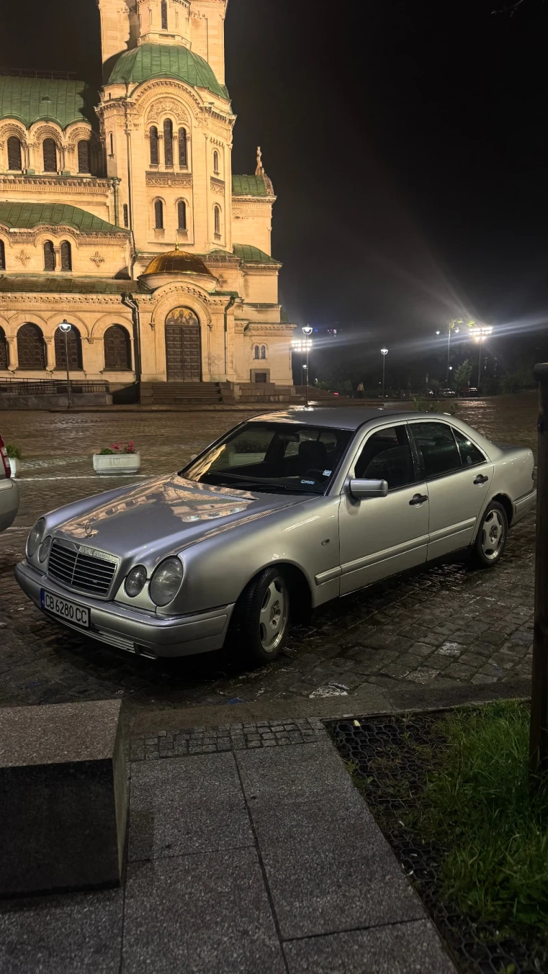 Mercedes-Benz E 290, снимка 6 - Автомобили и джипове - 52312395