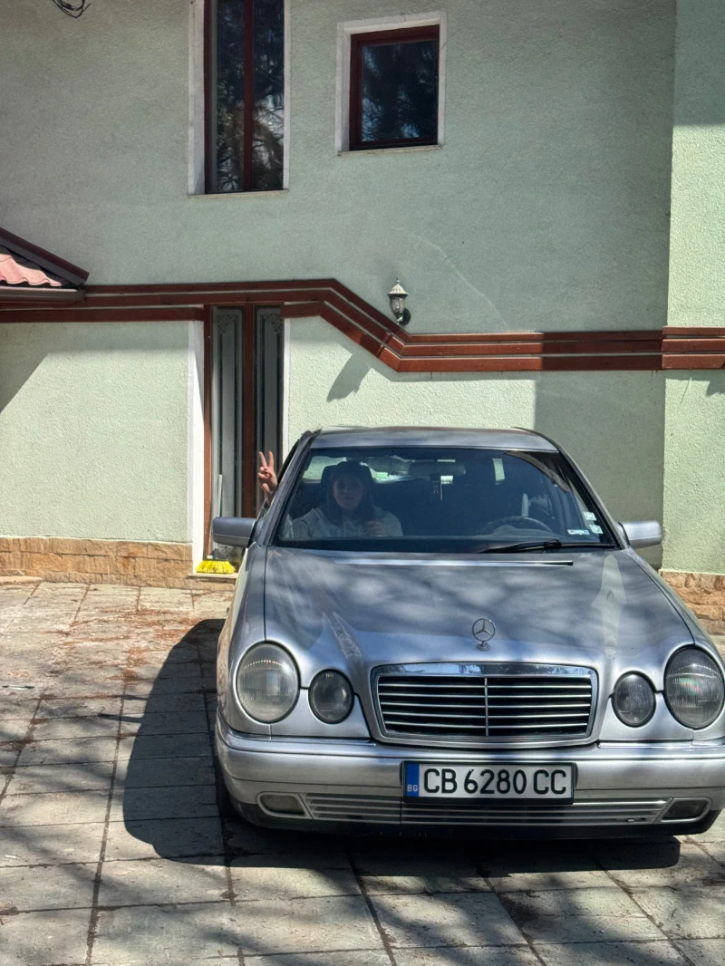 Mercedes-Benz E 290, снимка 2 - Автомобили и джипове - 52312395