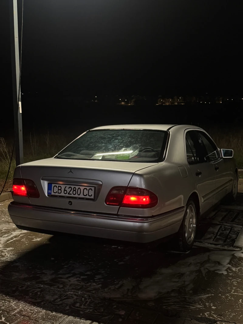 Mercedes-Benz E 290, снимка 5 - Автомобили и джипове - 52312395