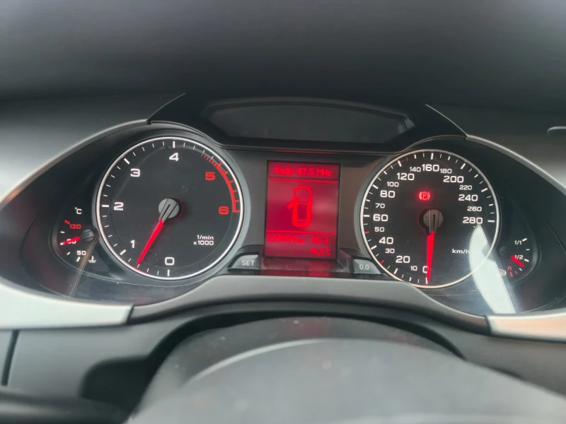 Audi A4, снимка 9 - Автомобили и джипове - 52892376