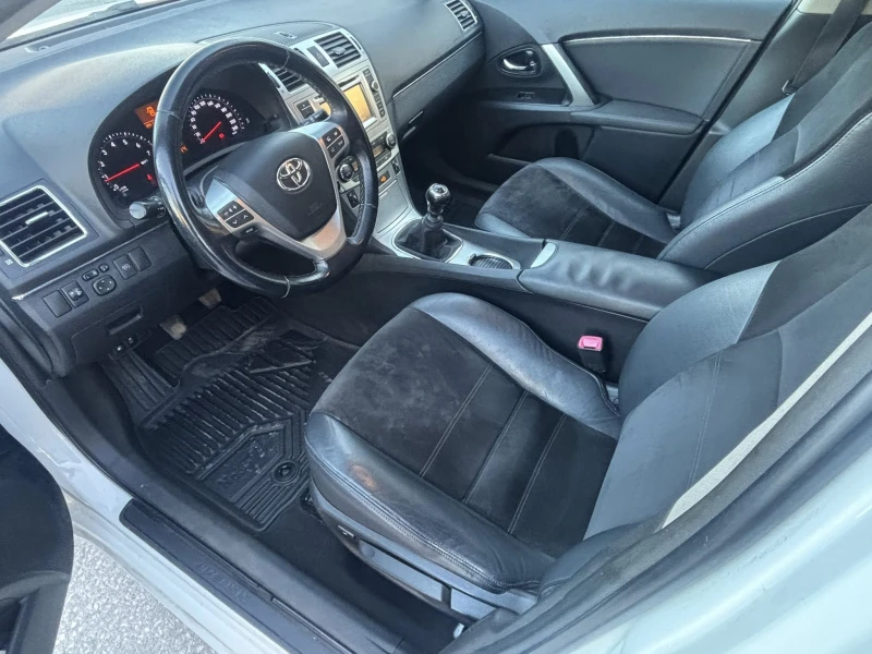 Toyota Avensis 1.8i EURO5 АЛКАНТАРА, снимка 12 - Автомобили и джипове - 52929236