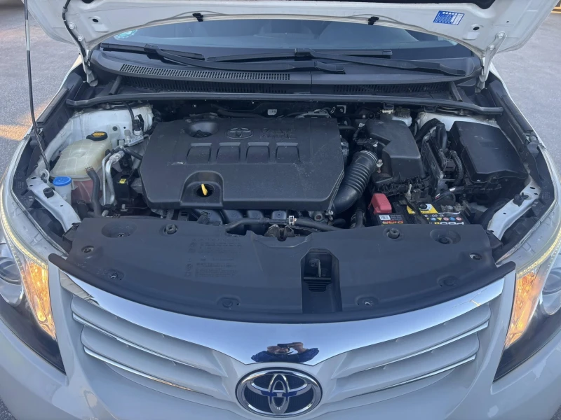 Toyota Avensis 1.8i EURO5 АЛКАНТАРА, снимка 11 - Автомобили и джипове - 52929236