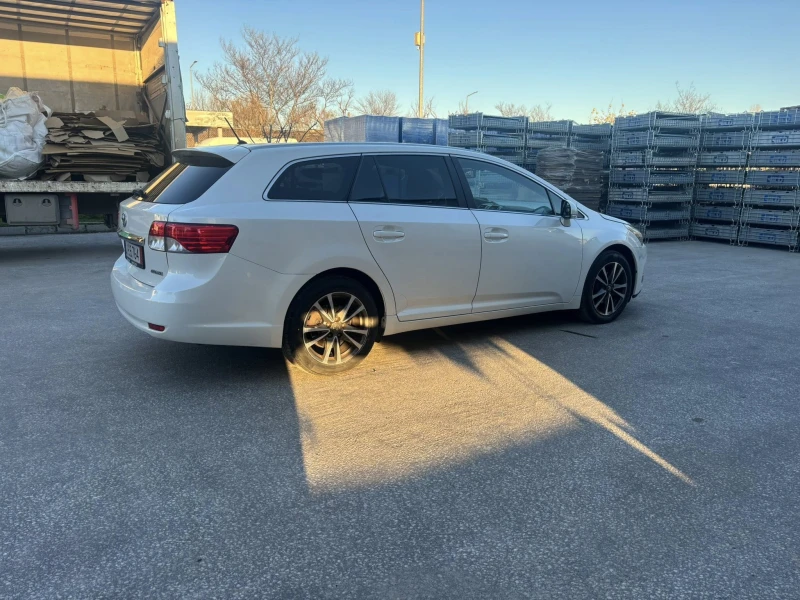 Toyota Avensis 1.8i EURO5 АЛКАНТАРА, снимка 10 - Автомобили и джипове - 52929236
