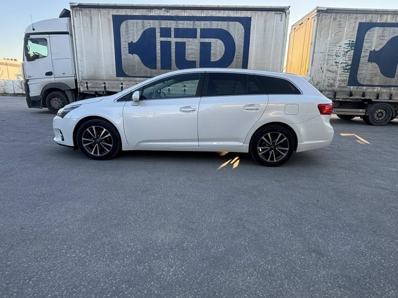 Toyota Avensis 1.8i EURO5 АЛКАНТАРА, снимка 8 - Автомобили и джипове - 52929236