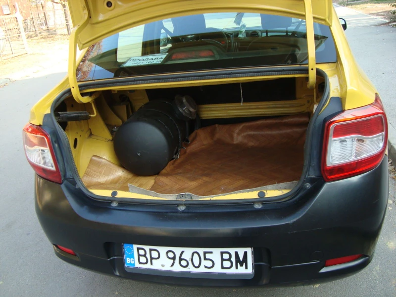 Dacia Logan 1.2i, снимка 4 - Автомобили и джипове - 53036421