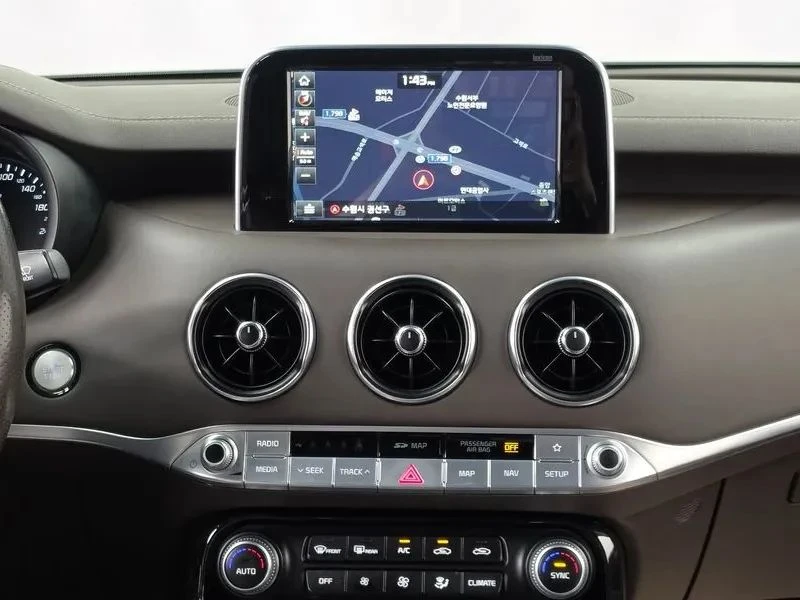 Kia Stinger, снимка 14 - Автомобили и джипове - 56690350