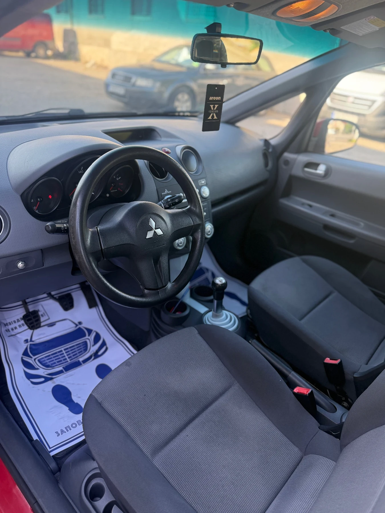 Mitsubishi Colt  - изображение 7