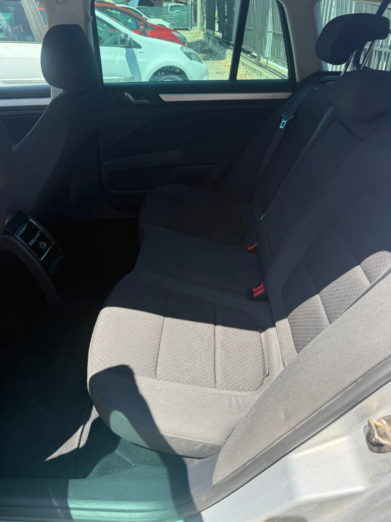 Skoda Superb 2.0 TDI; AUTOMATIC | Mobile.bg   13