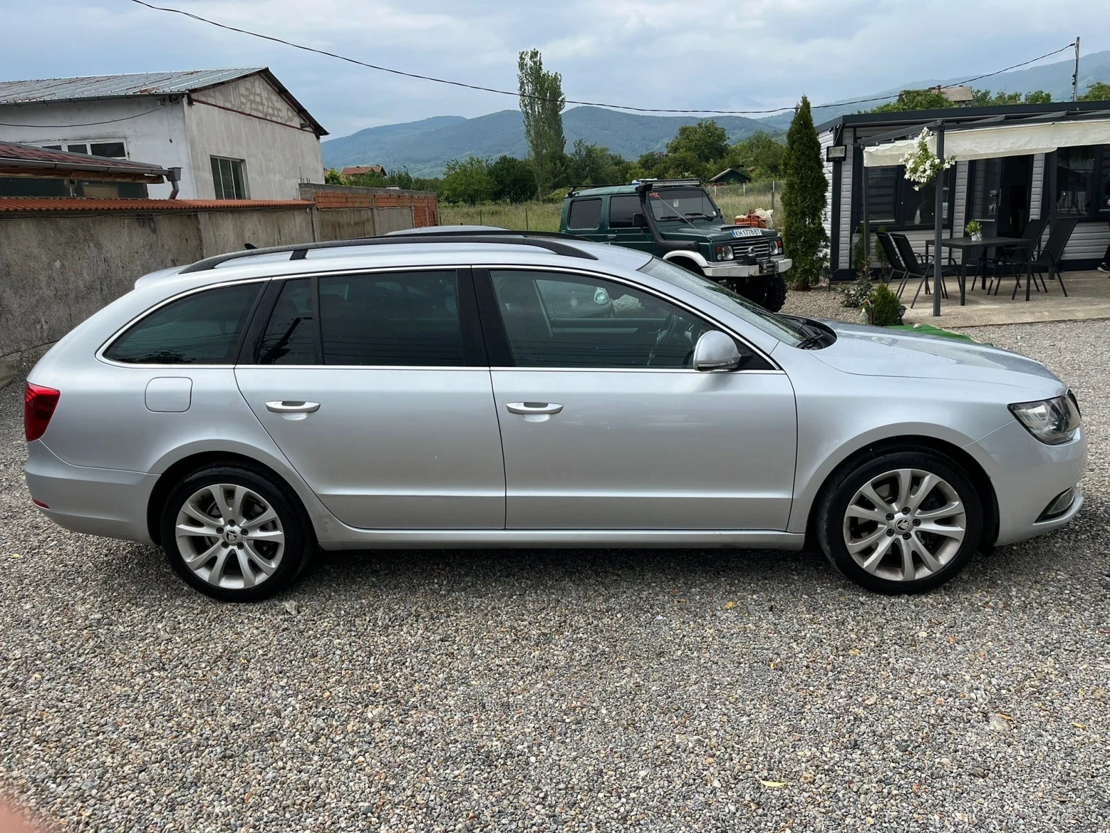 Skoda Superb 2.0 TDI; AUTOMATIC - изображение 3