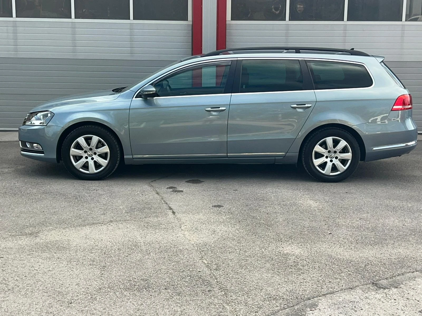 VW Passat 1.6TDI HIGHLINE NAVI KAMERA 6-СКОРОСТИ EVRO 5A - изображение 6