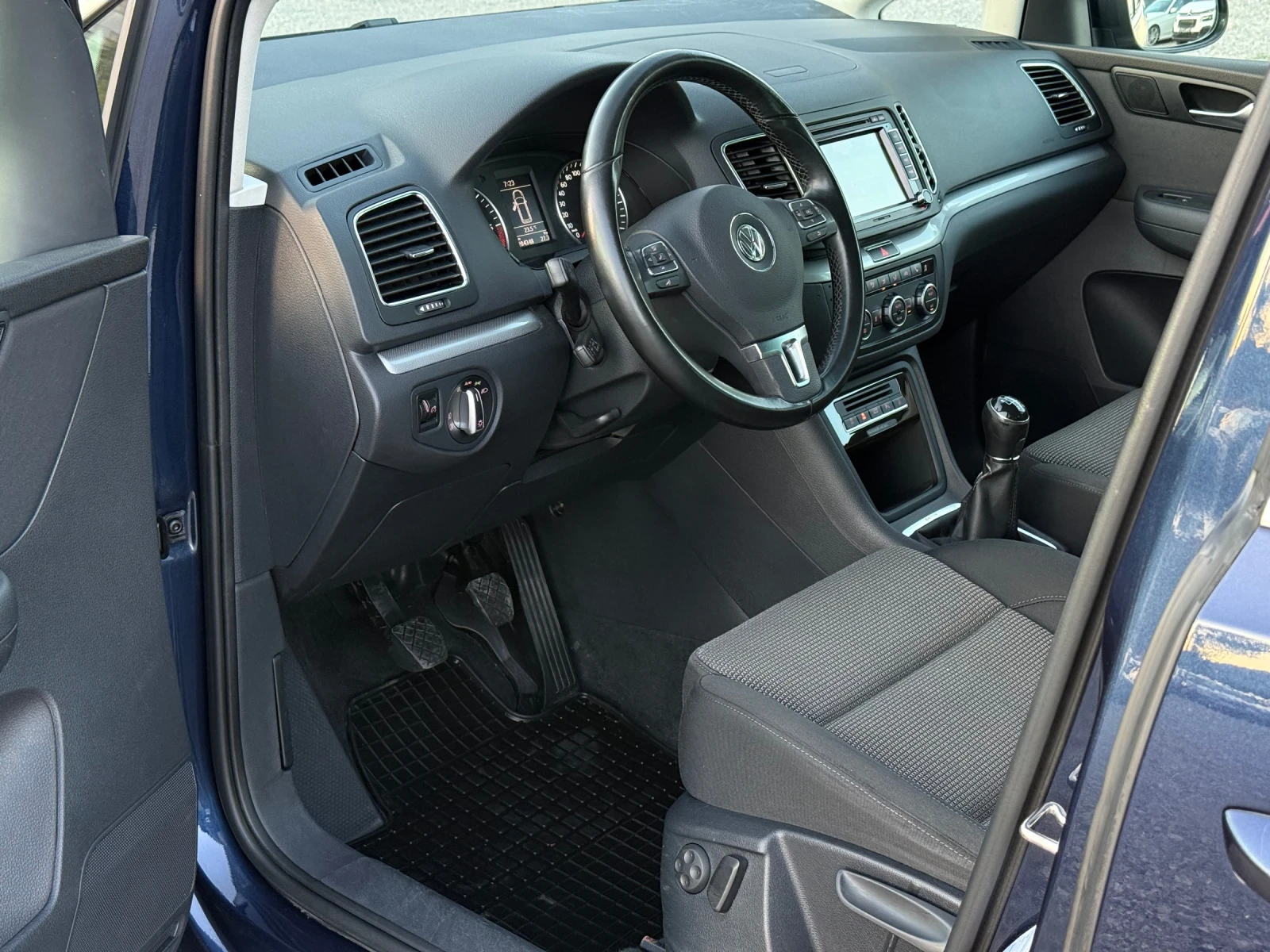 VW Sharan 2.0TDi 140к.с * 4х4* * Навигация* * Ксенон*  - изображение 9