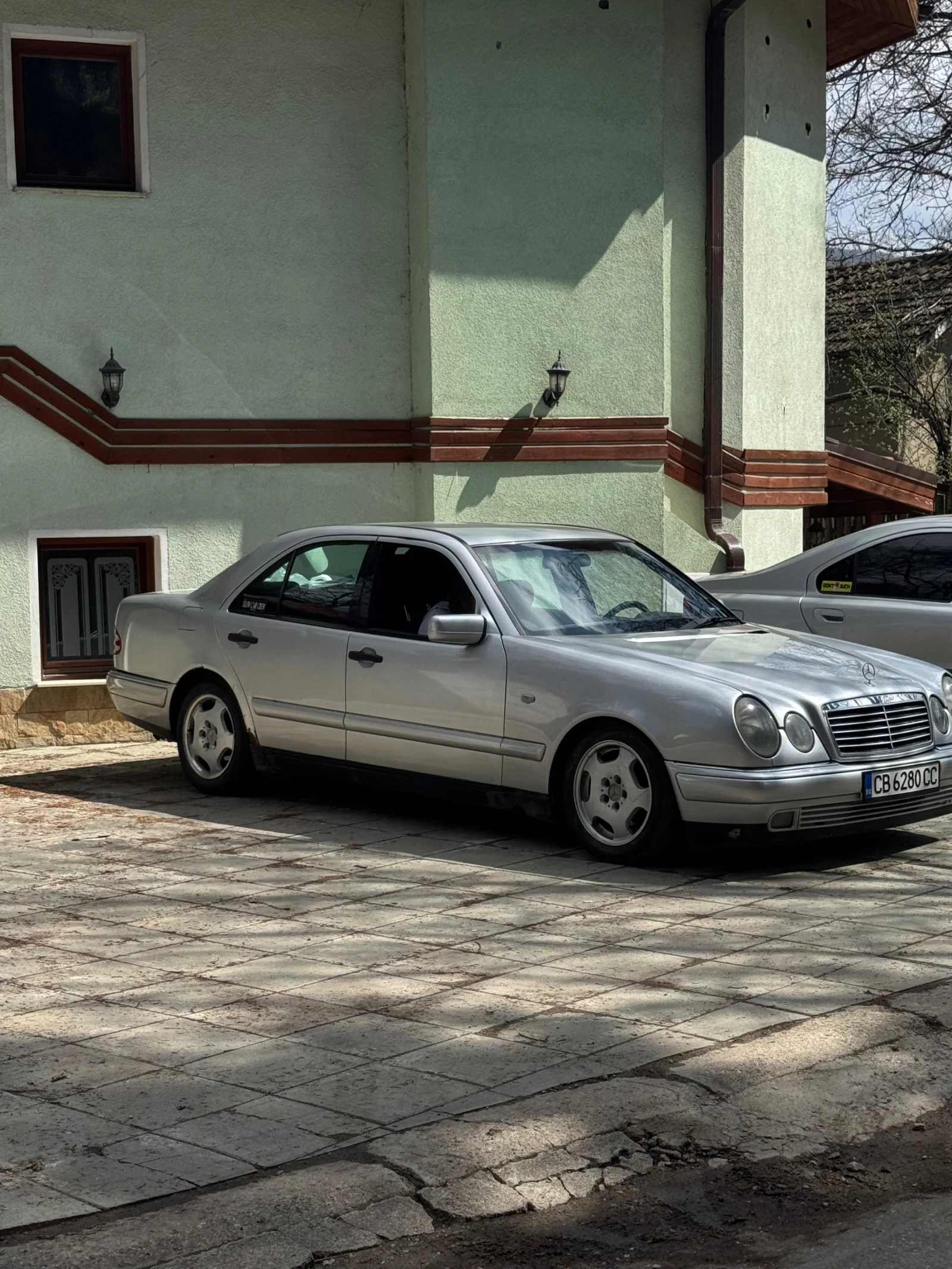 Mercedes-Benz E 290  - изображение 3