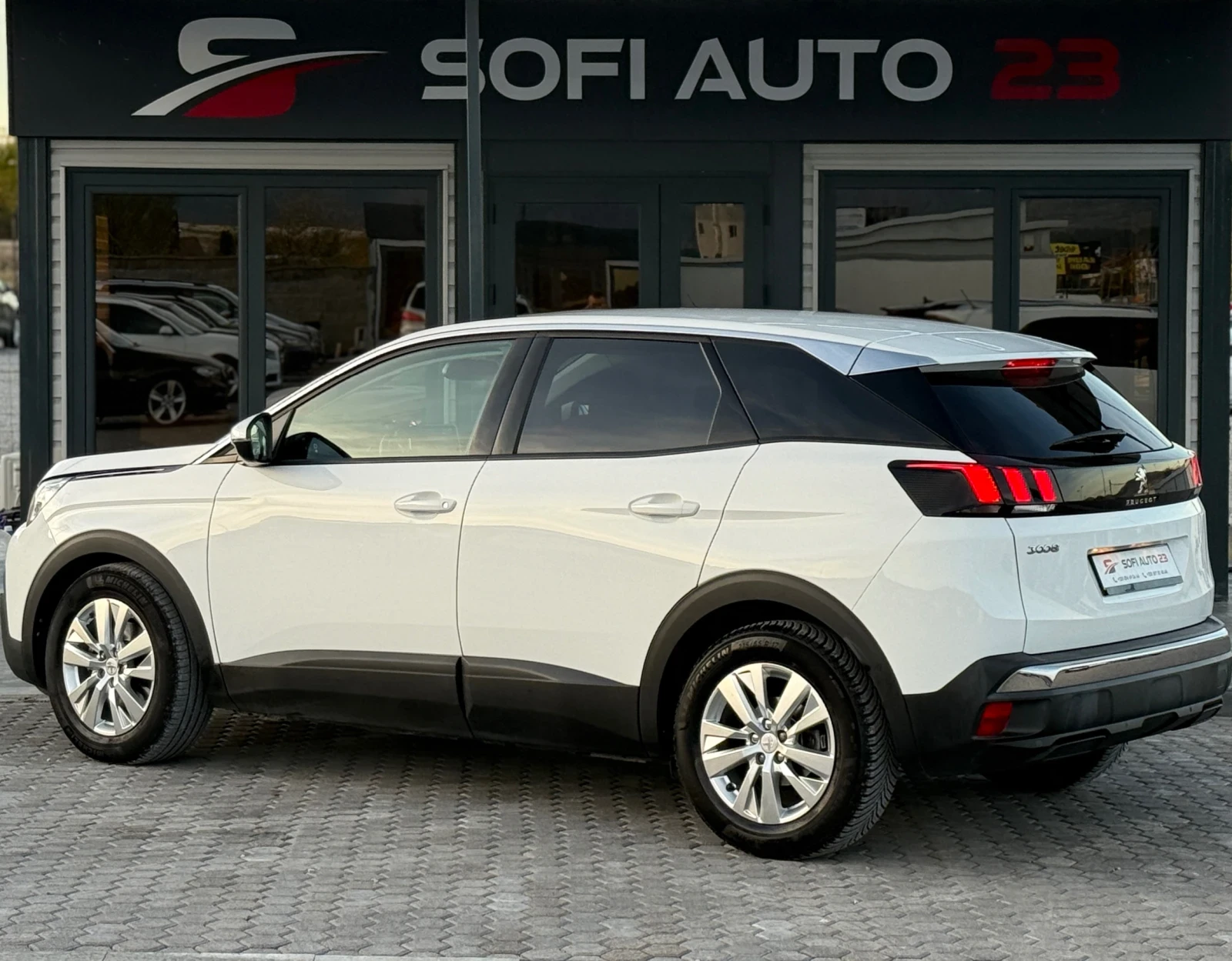 Peugeot 3008 1.6 HDI Отлично състояние! Пълна сервизна история! - изображение 5