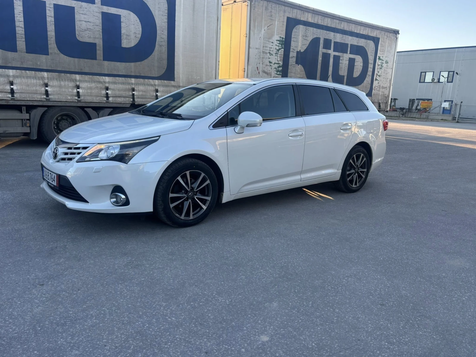 Toyota Avensis 1.8i EURO5 АЛКАНТАРА - изображение 6