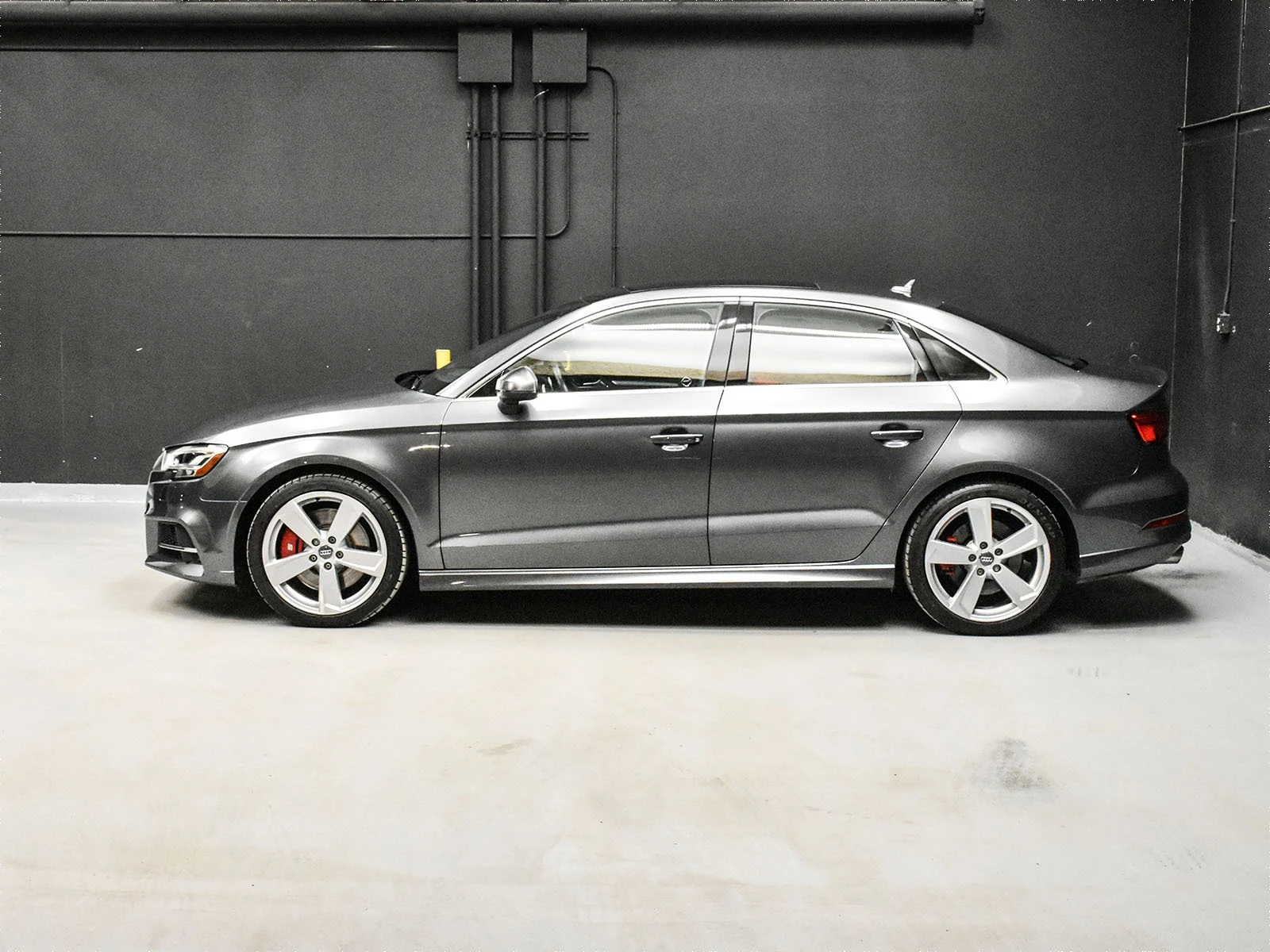 Audi S3 PREMIUM PLUS С РЕГИСТРАЦИЯ & АВТО КРЕДИТ - изображение 2