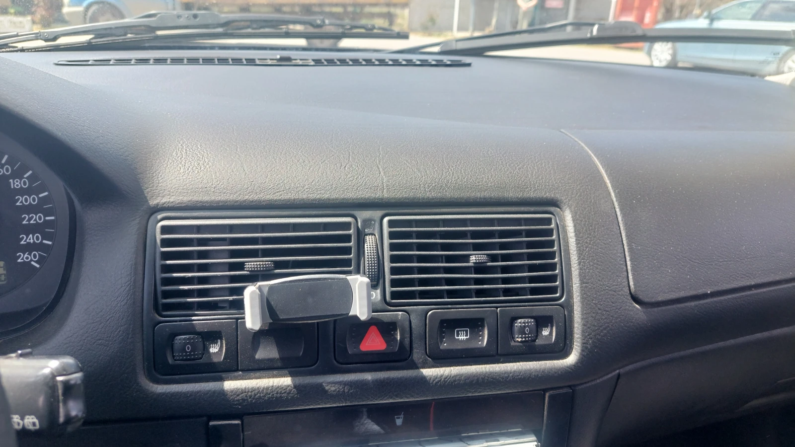 VW Golf 1.8T GTI, снимка 10 - Автомобили и джипове - 54066230