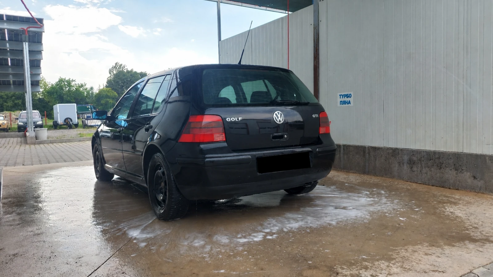 VW Golf 1.8T GTI, снимка 4 - Автомобили и джипове - 54685964