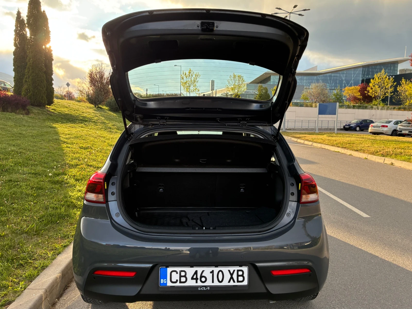 Kia Rio, снимка 6 - Автомобили и джипове - 54392174