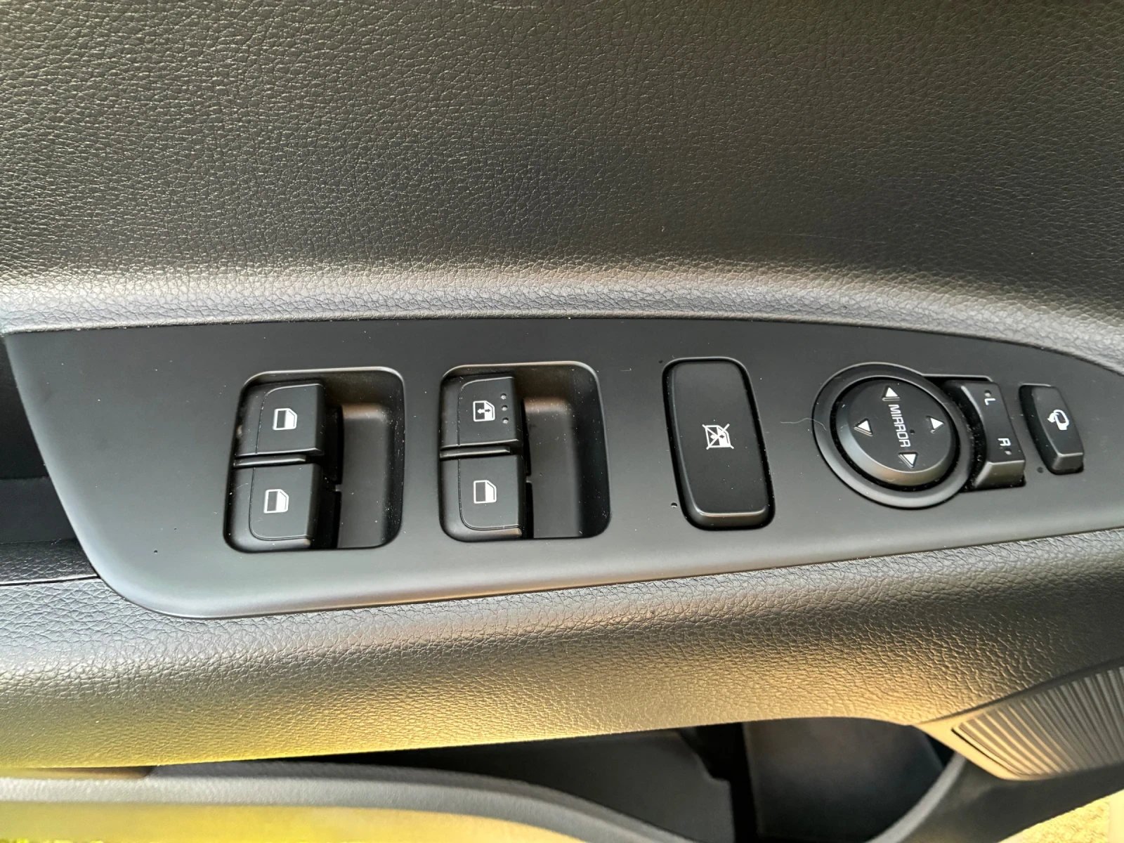 Kia Rio, снимка 9 - Автомобили и джипове - 54392174