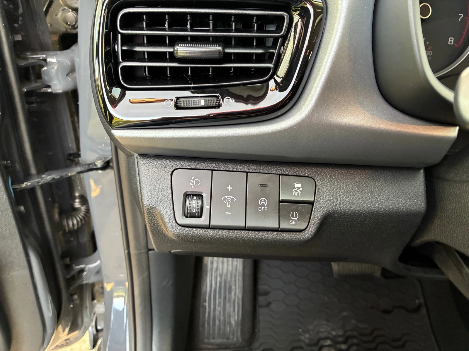 Kia Rio, снимка 12 - Автомобили и джипове - 54392174