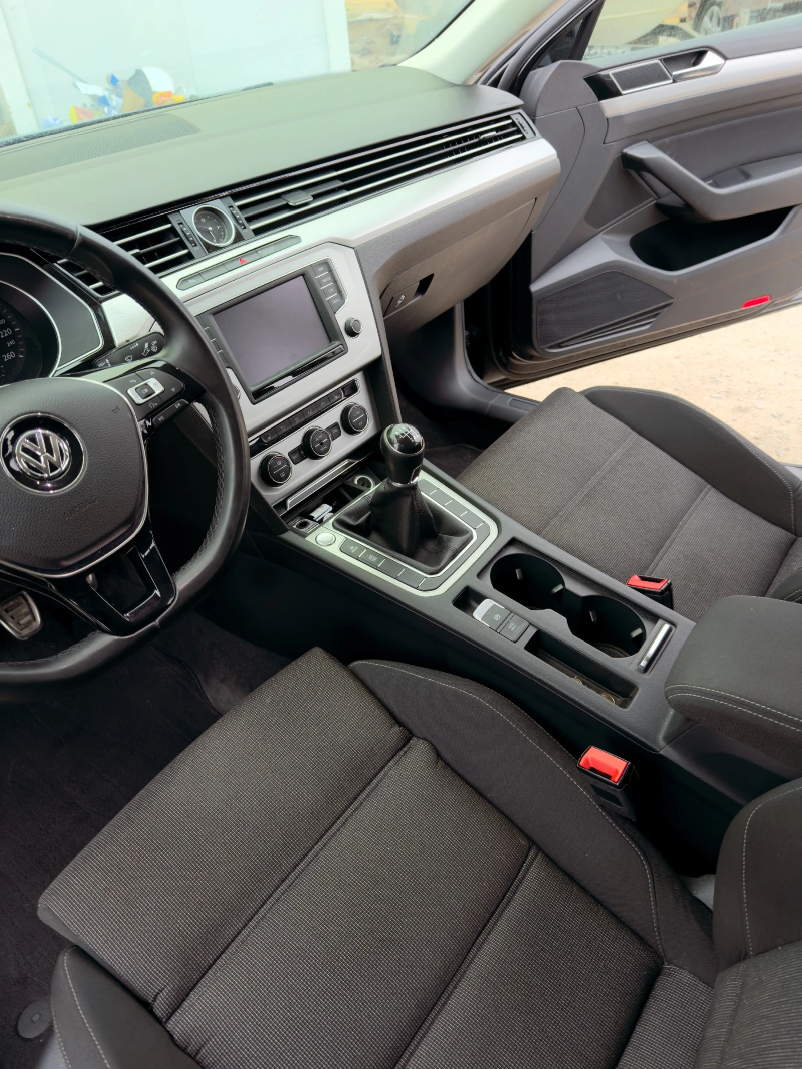 VW Passat, снимка 17 - Автомобили и джипове - 54403020