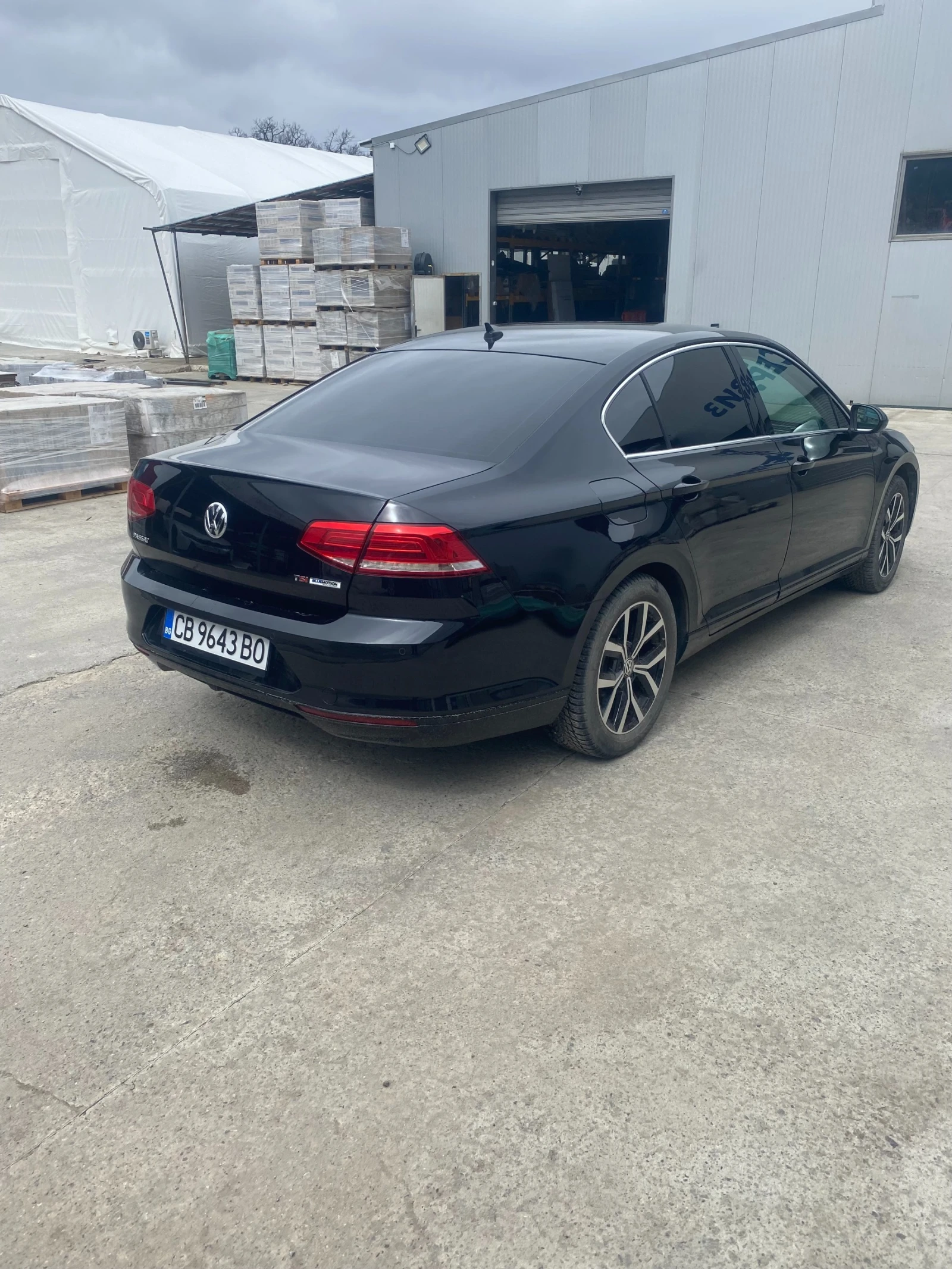 VW Passat, снимка 4 - Автомобили и джипове - 54403020