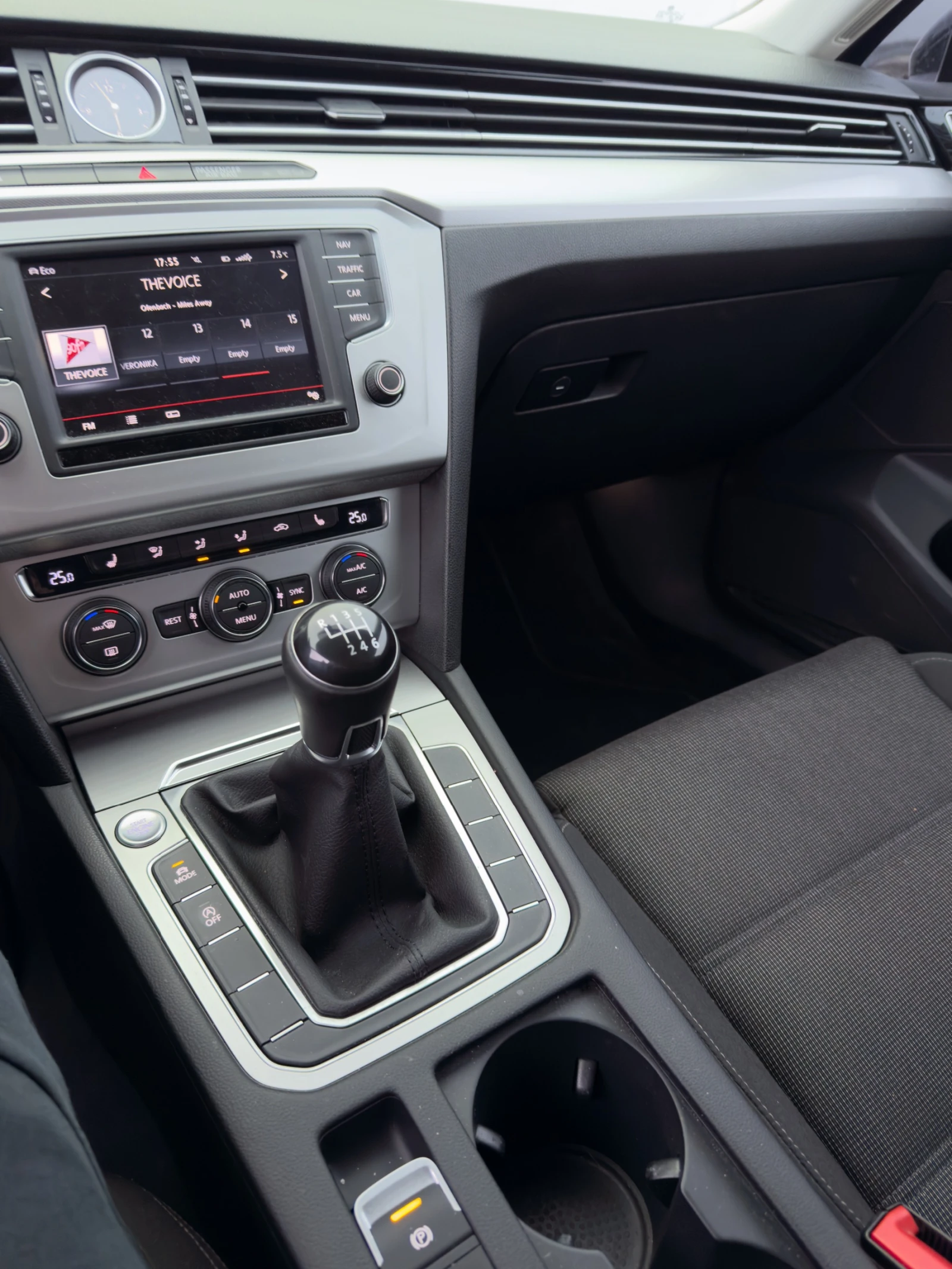 VW Passat, снимка 7 - Автомобили и джипове - 54403020