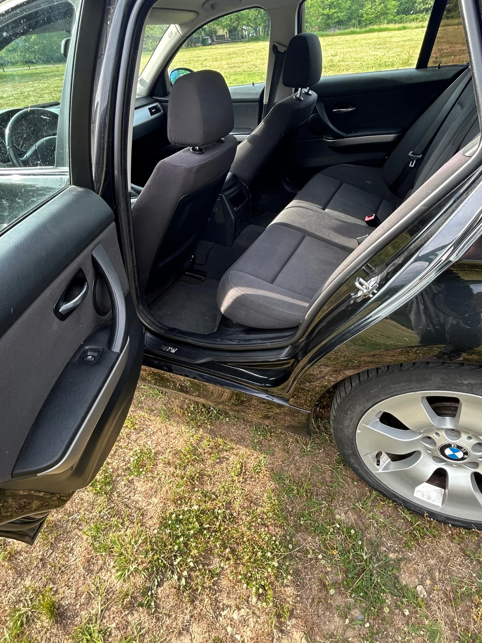BMW 320, снимка 6 - Автомобили и джипове - 54610284