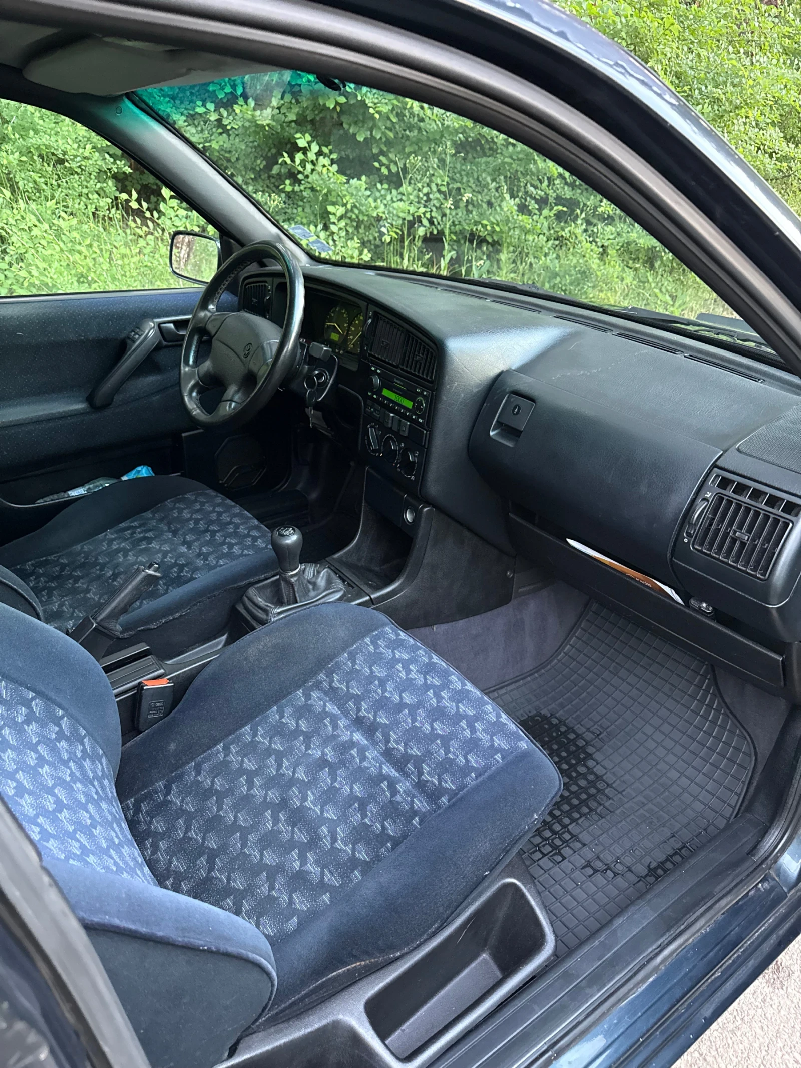 VW Passat B3, снимка 9 - Автомобили и джипове - 54693074