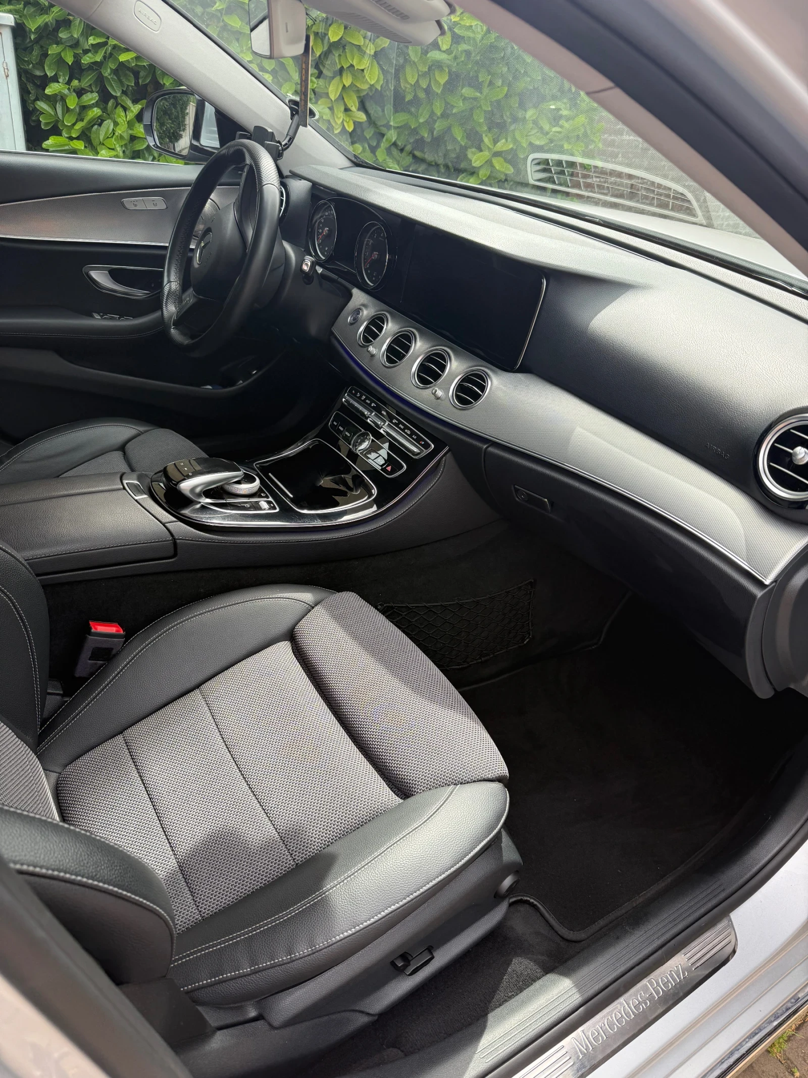 Mercedes-Benz E 200 Ambition  ПЕРФЕКТЕН !, снимка 6 - Автомобили и джипове - 54967628