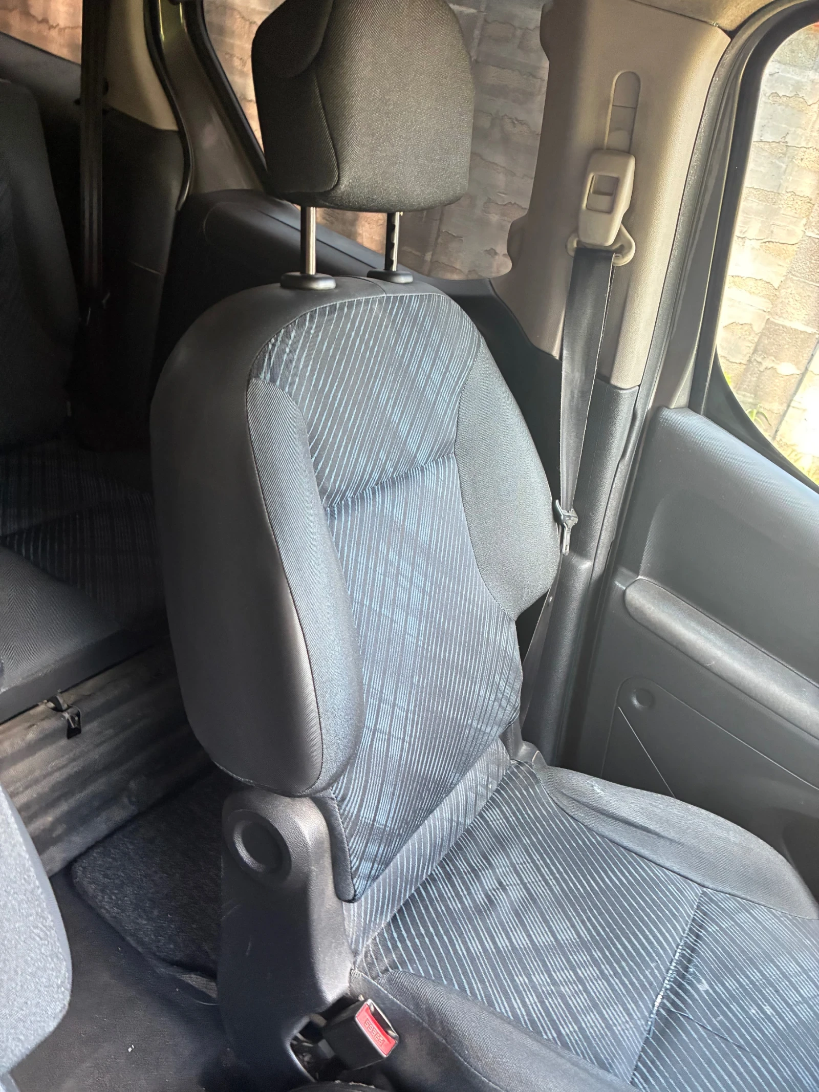 Peugeot Partner 1.6 hdi, снимка 10 - Автомобили и джипове - 54987239