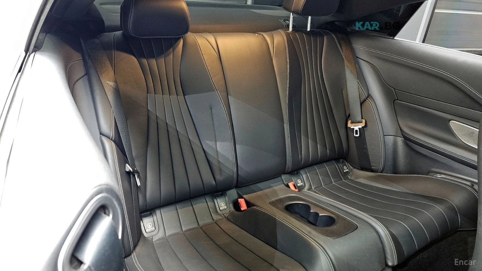 Mercedes-Benz E 300 4MATIC* AMG* ПОДГРЕВ* ОБДУХВАНЕ* ПАНО* BURMESTER* , снимка 11 - Автомобили и джипове - 55362615