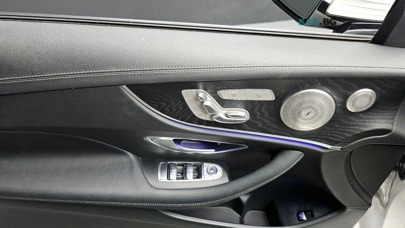 Mercedes-Benz E 300 4MATIC* AMG* ПОДГРЕВ* ОБДУХВАНЕ* ПАНО* BURMESTER* , снимка 15 - Автомобили и джипове - 55362615