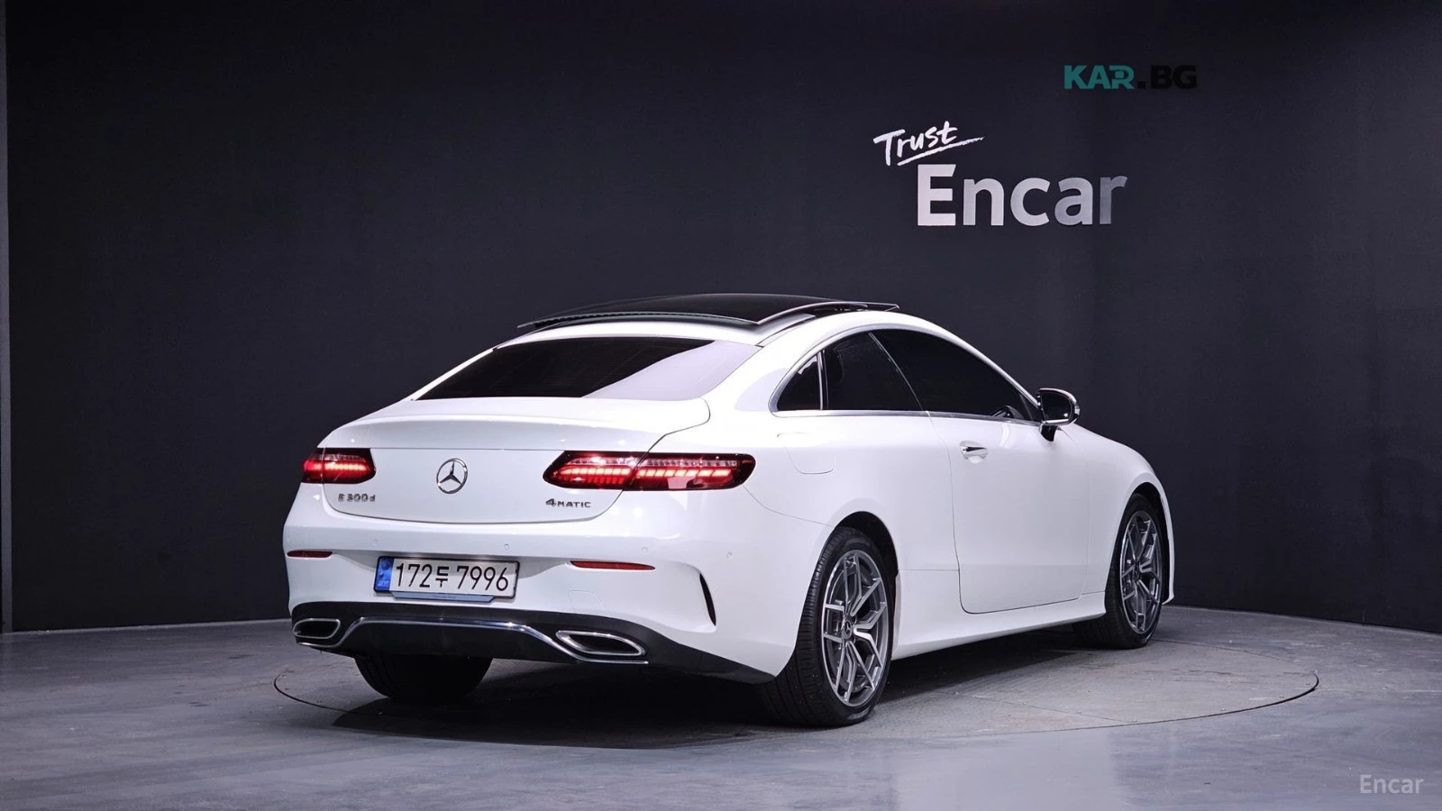 Mercedes-Benz E 300 4MATIC* AMG* ПОДГРЕВ* ОБДУХВАНЕ* ПАНО* BURMESTER* , снимка 2 - Автомобили и джипове - 55362615
