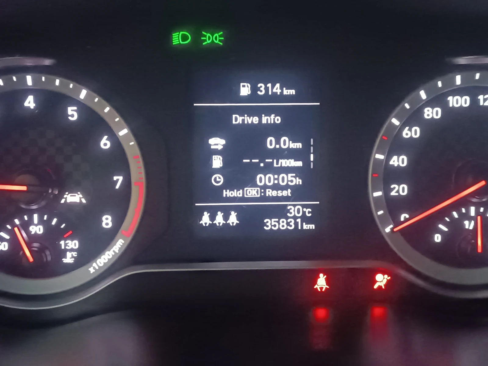 Hyundai I10 1.0бензин, 35000км, Перфектен, ЛИЗИНГ , снимка 9 - Автомобили и джипове - 55579836