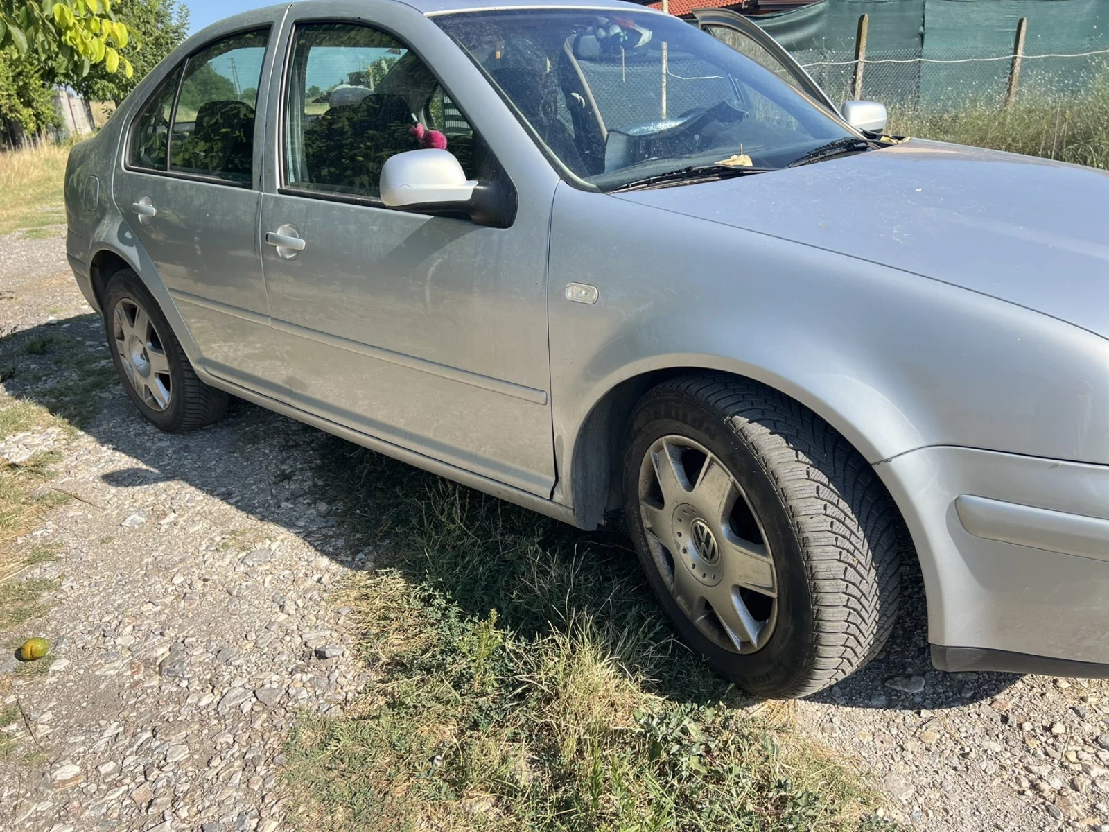VW Bora 1, 6, снимка 11 - Автомобили и джипове - 55617078