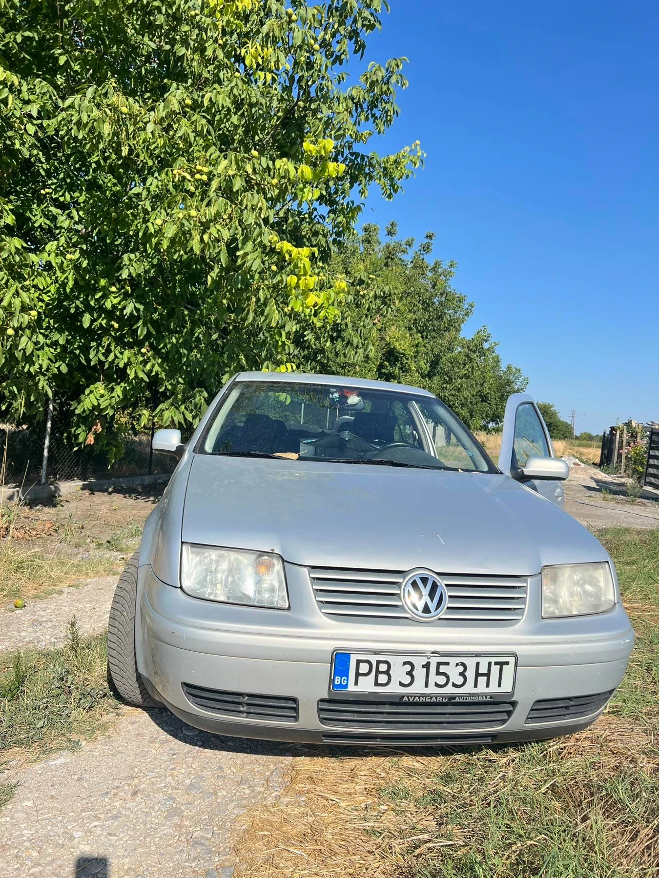 VW Bora 1, 6, снимка 9 - Автомобили и джипове - 55617078