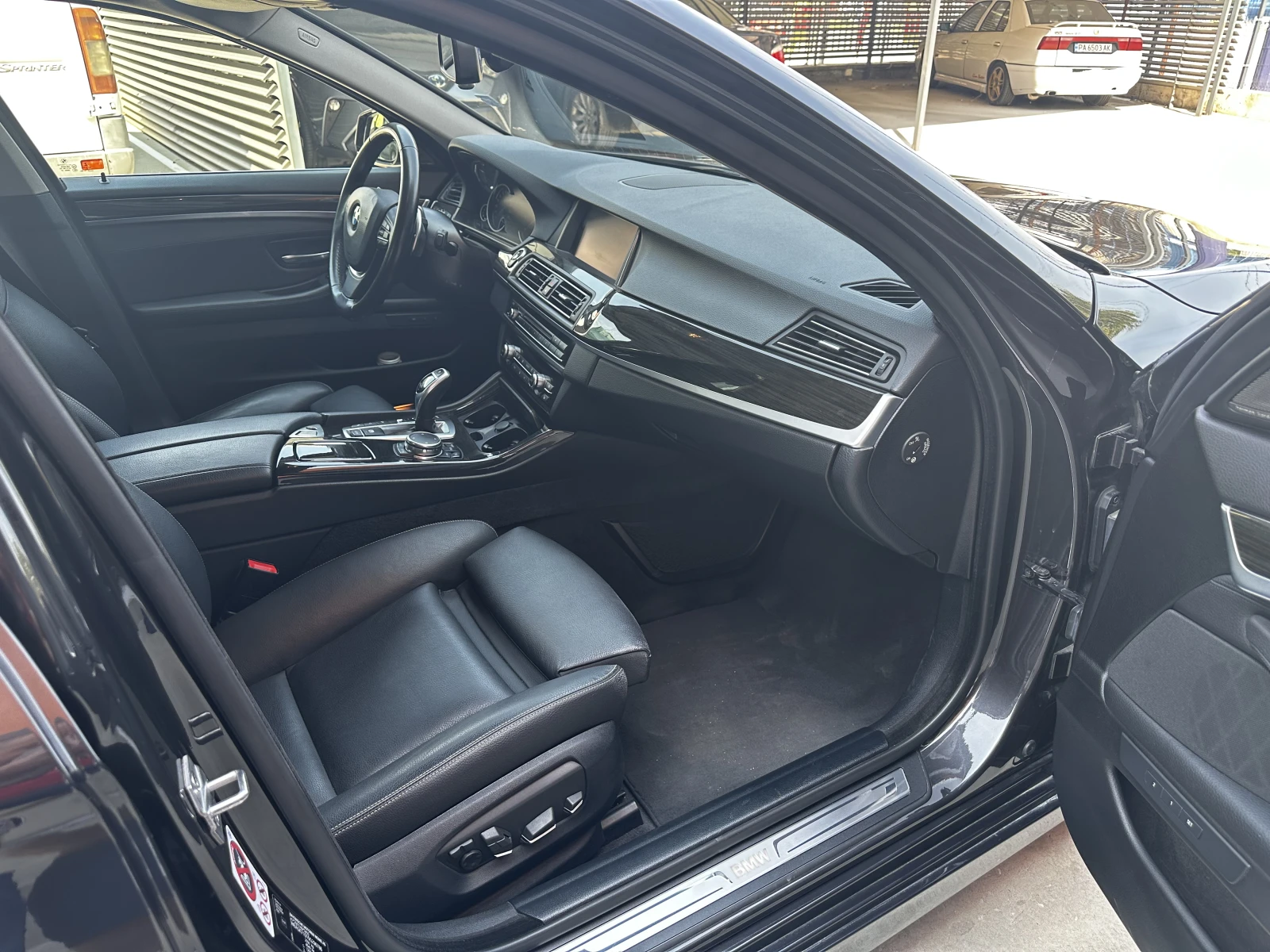 BMW 535 535d xDrive LCI Luxury, снимка 11 - Автомобили и джипове - 55724138