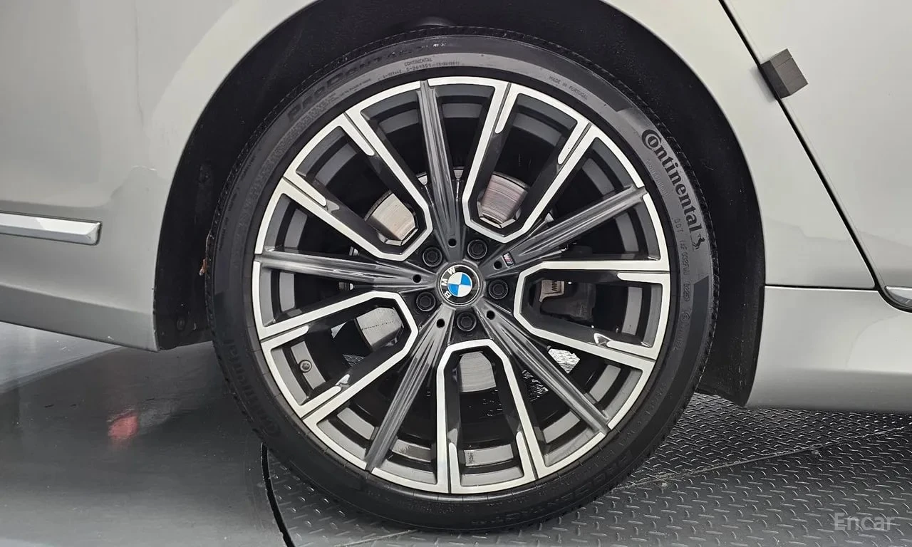 BMW 730 730Ld xDrive M Sport/ЛАЗЕРИ/ДИСТРОНИК/360/ОБДУХ/, снимка 5 - Автомобили и джипове - 55833072