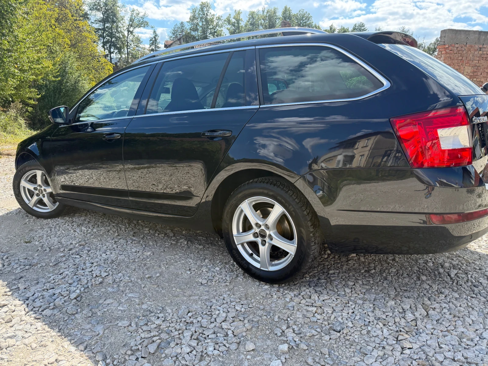 Skoda Octavia 2.0TDI* 150* 4x4* Xenon* LED, снимка 4 - Автомобили и джипове - 56106208