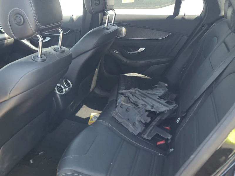 Mercedes-Benz GLC 63 AMG CARFAX АВТО КРЕДИТ , снимка 11 - Автомобили и джипове - 52628557