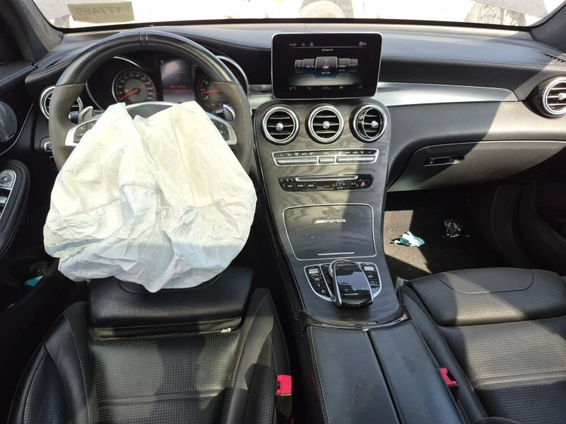 Mercedes-Benz GLC 63 AMG CARFAX АВТО КРЕДИТ , снимка 9 - Автомобили и джипове - 52628557