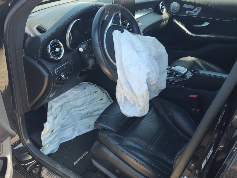 Mercedes-Benz GLC 63 AMG CARFAX АВТО КРЕДИТ , снимка 5 - Автомобили и джипове - 52628557
