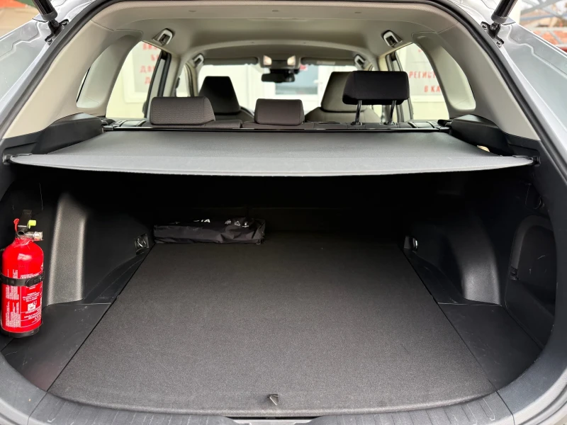Toyota Rav4  2.5 HYBRID 222ps. 4WD  СОБСТВЕН ЛИЗИНГ/БАРТЕР, снимка 13 - Автомобили и джипове - 52893170