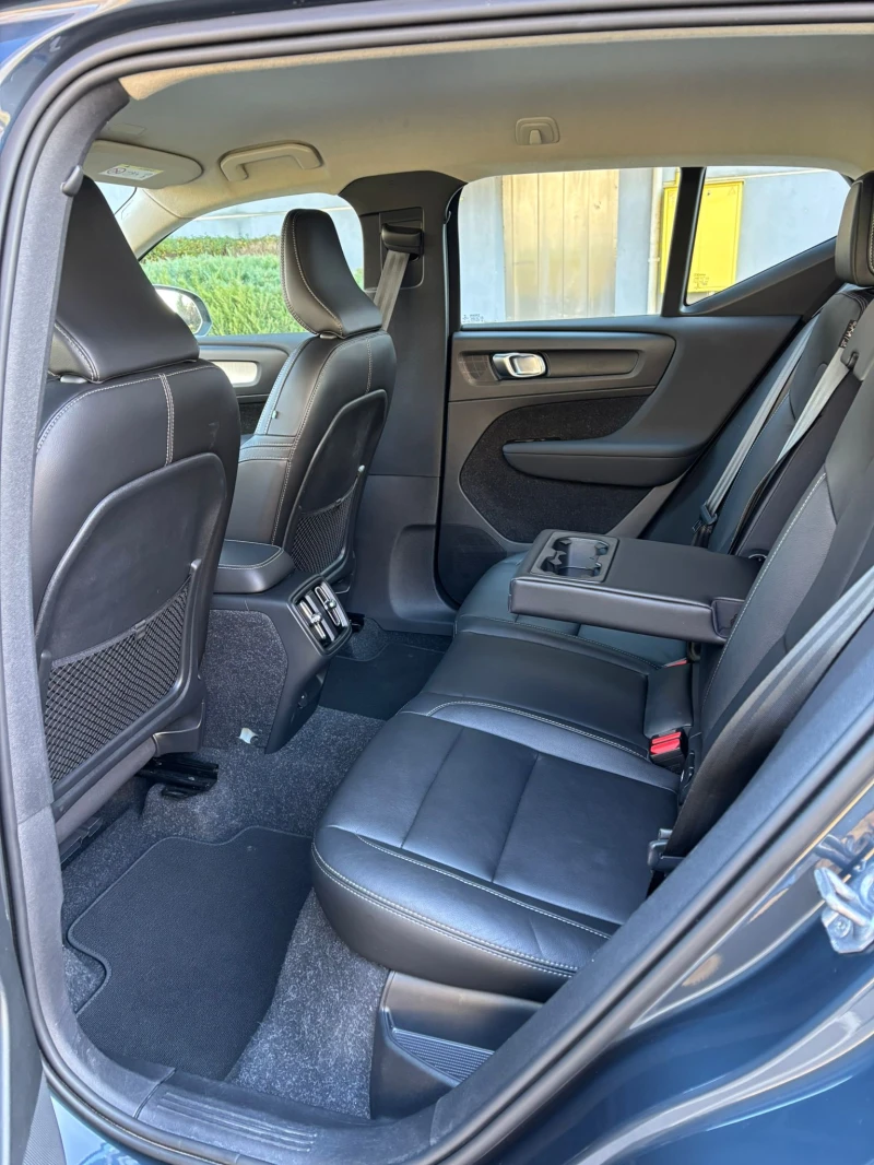 Volvo XC40, снимка 9 - Автомобили и джипове - 52929947